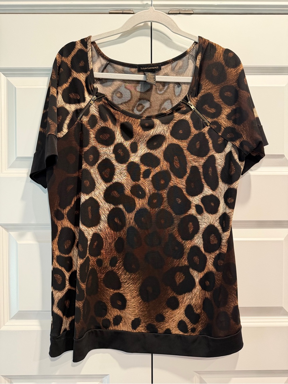 Susan Lawrence Leopard Print Zip-Accent Women's Top - Brown/Black